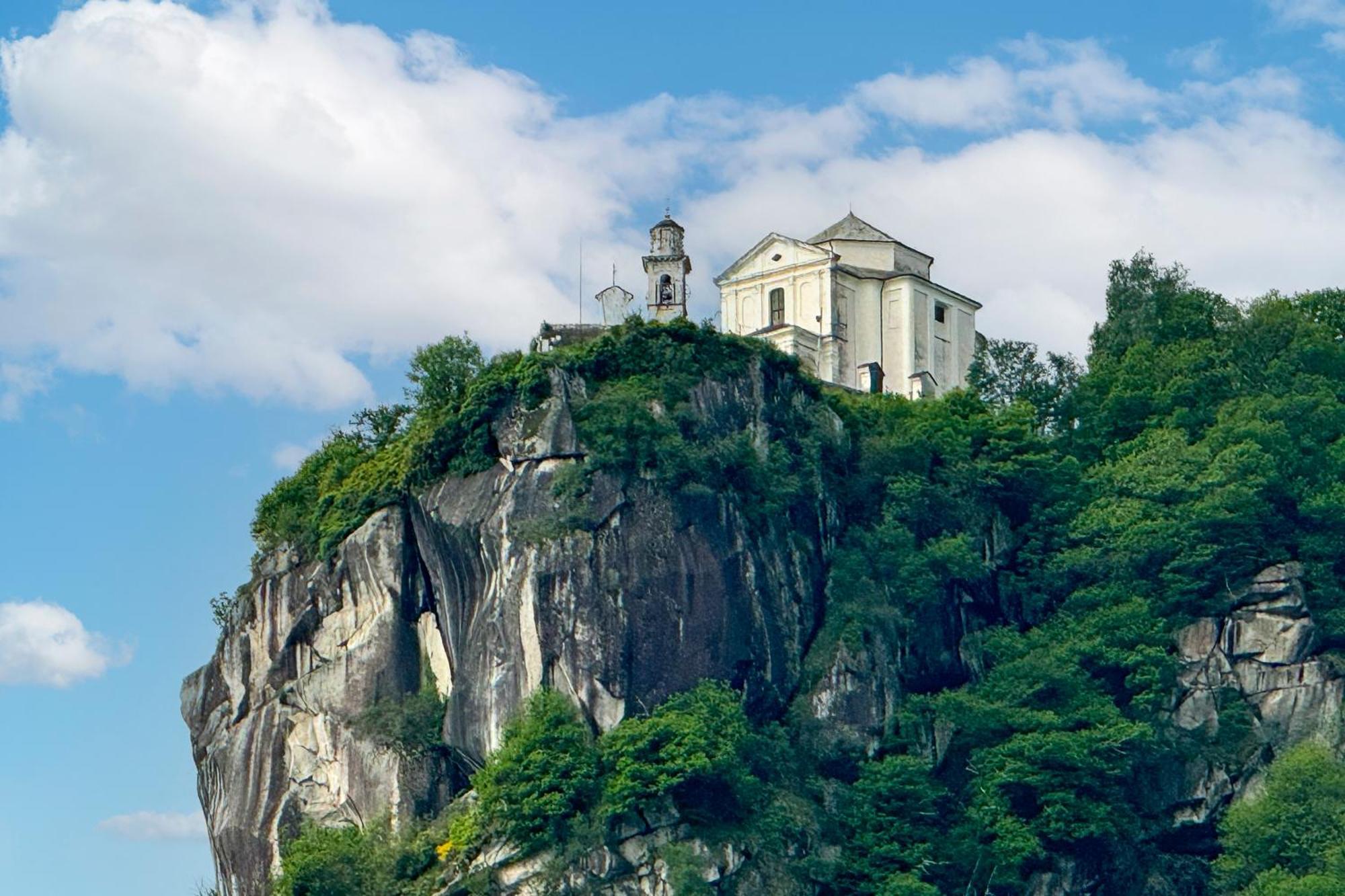 Appartamento Alberti Con Vista Lago Madonna Del Sasso Exterior photo